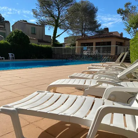 Villa, Avec Piscine, Proche Mer, Gare Et Commerce Villa Saint-Raphaël
