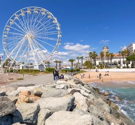 Villa, Avec Piscine, Proche Mer, Gare Et Commerce 빌라 *