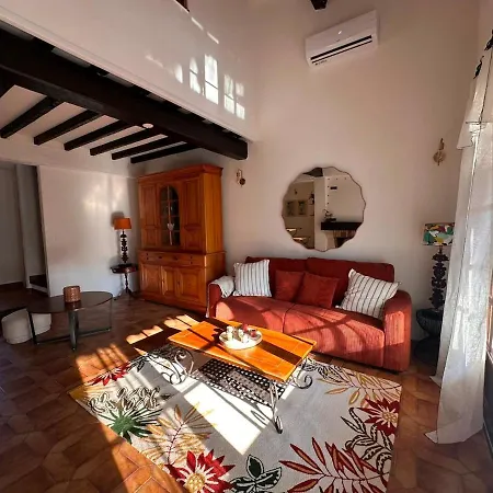 Villa, Avec Piscine, Proche Mer, Gare Et Commerce *